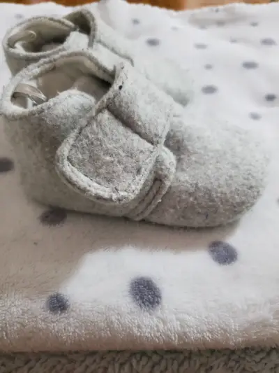 Zapatos de lana para bebé - miniatura 3
