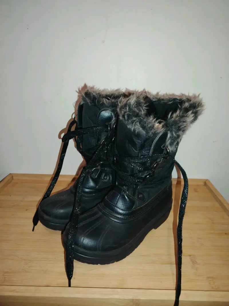 Botas negras con forro peludo nro 36 - 1
