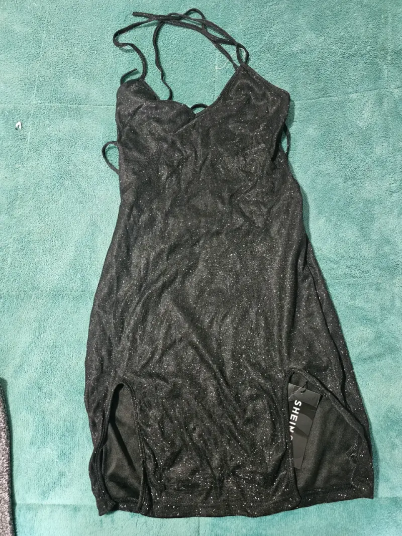 Vestido negro con brillos - 1