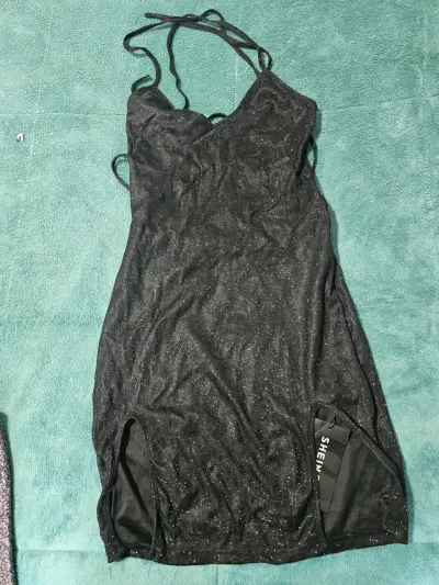 Vestido negro con brillos - miniatura 1