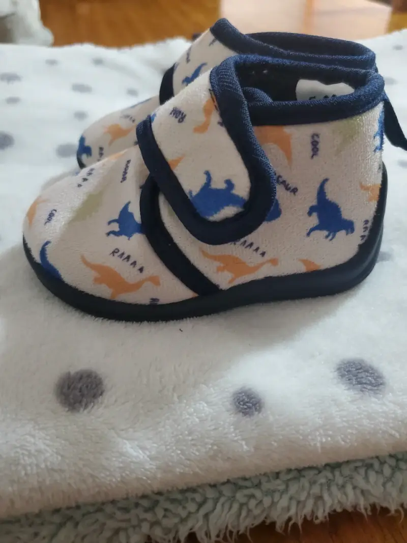 Pantuflas para bebé con dinosaurios - 4