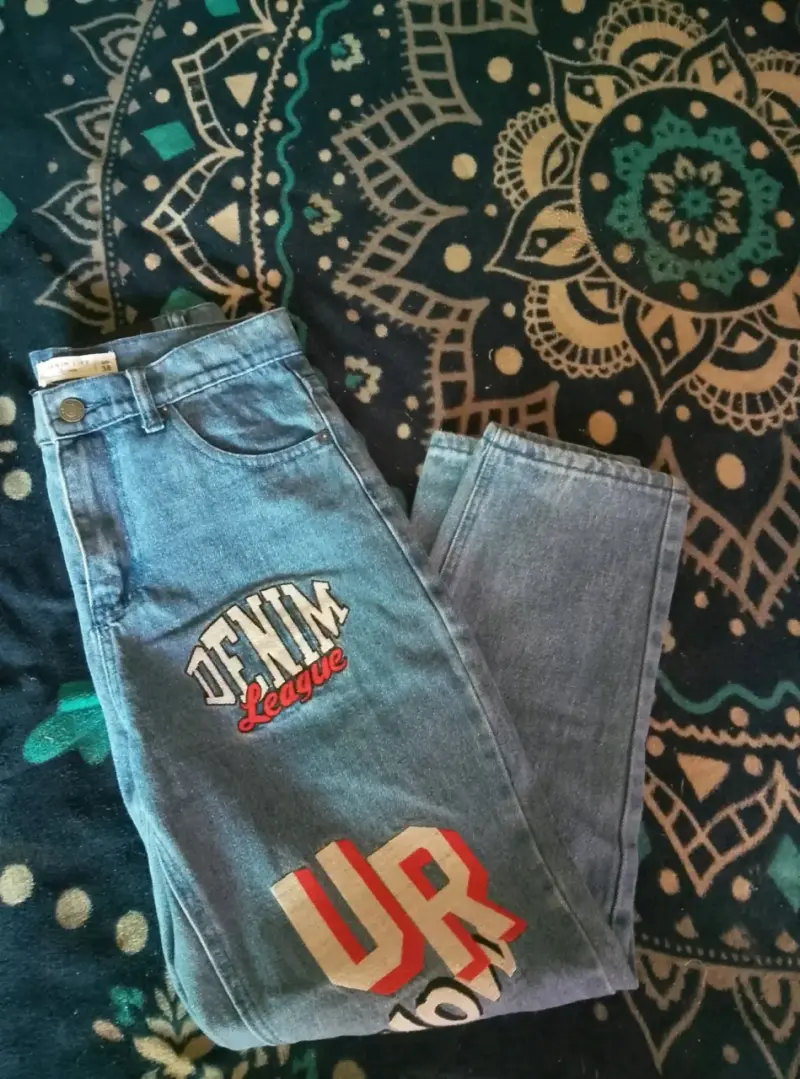 Jeans con decoraciones talla 38 - 1