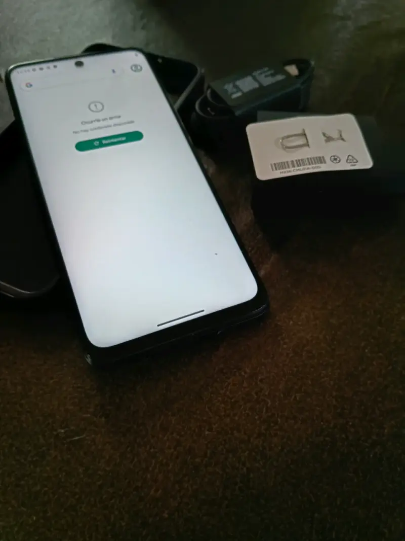 Smartphone Motorola con accesorios - 2