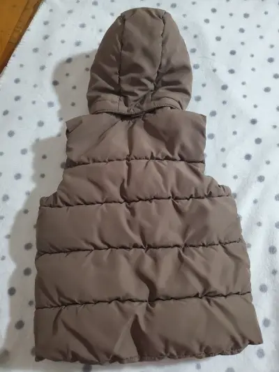 Chaleco de guagua con gorro - miniatura 2
