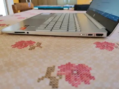 Notebook HP 15.6 pulgadas - miniatura 4