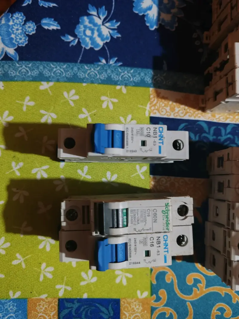 Interruptores automáticos eléctricos - 2