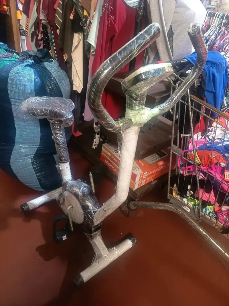 Bicicleta estática nueva - 1