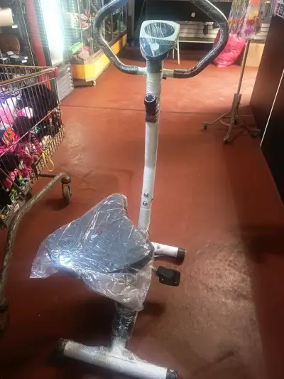 Bicicleta estática nueva - miniatura 2