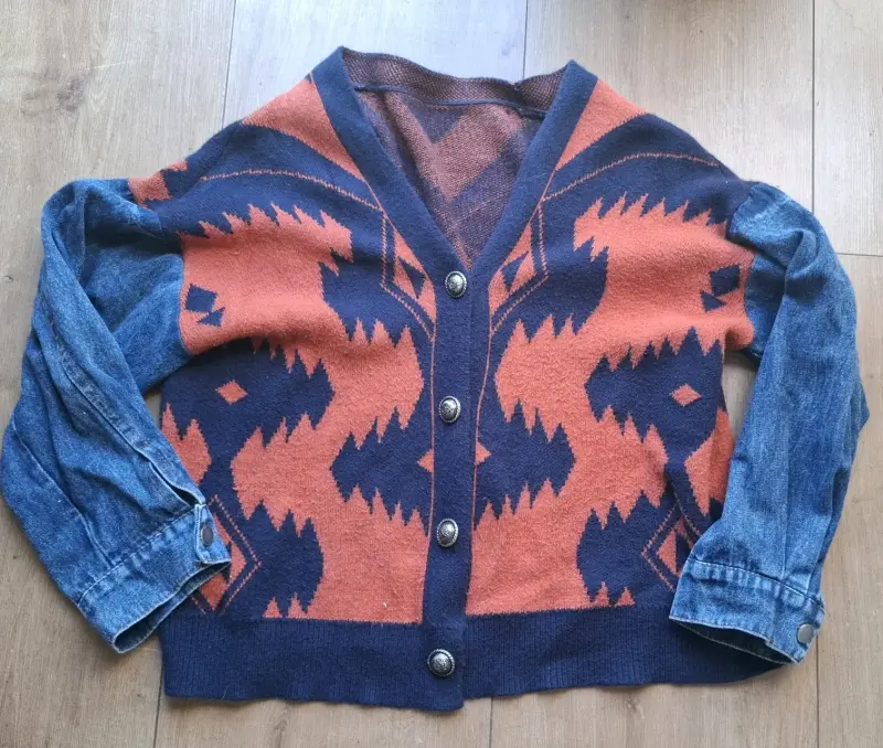 Cárdigan étnico con mangas denim