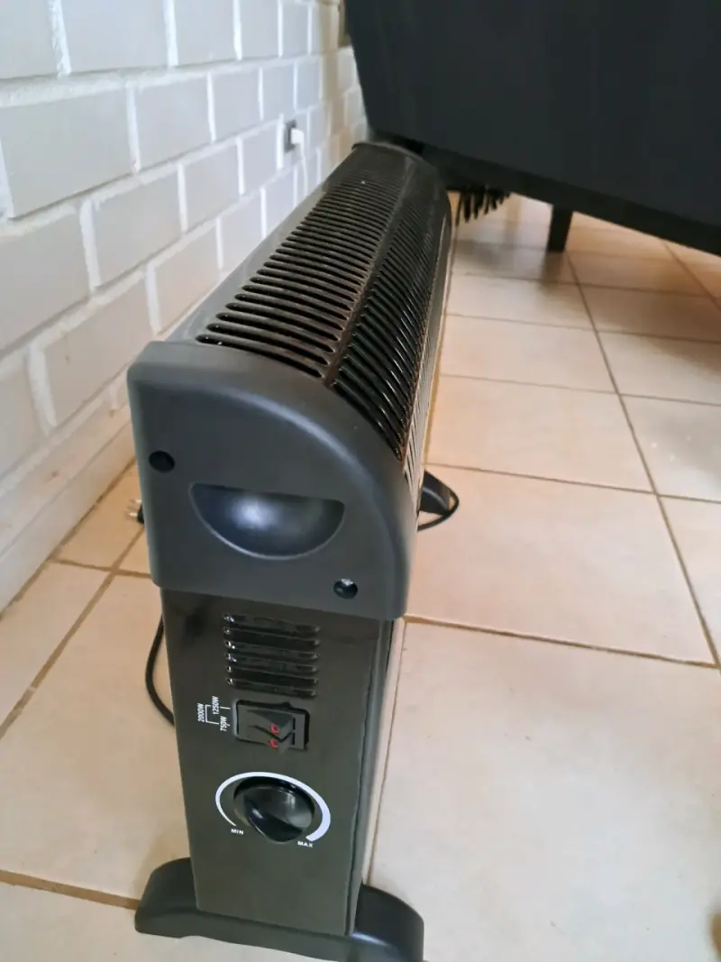 Calefactor eléctrico negro - 3