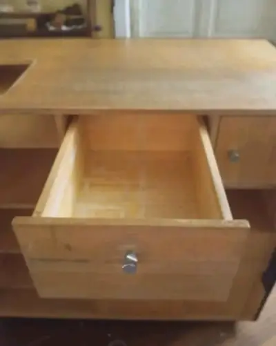 Mostrador madera con marco metálico - miniatura 6