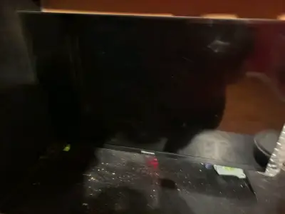 Televisor Hisense 32 pulgadas - miniatura 3