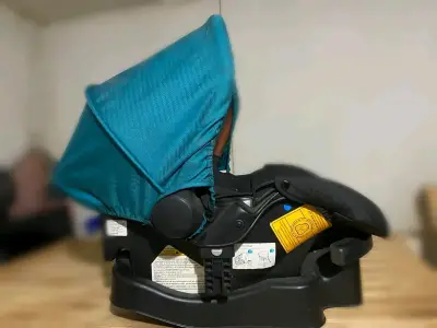 Silla de auto Bebesit gris y rosado - miniatura 3