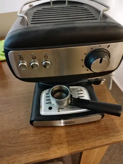 Cafetera espresso automática negra - miniatura 2