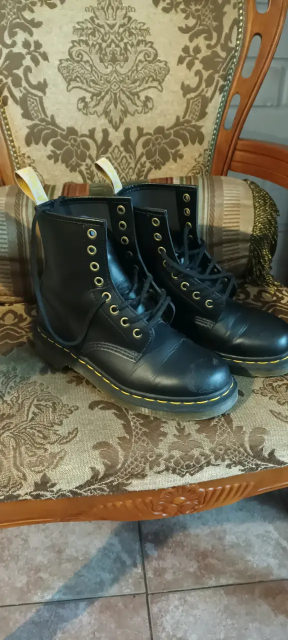 Botas negras de cuero. Dr Martens - 1