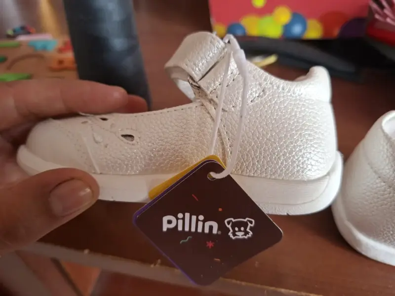 Zapatos de bebé blancos con velcro - 3