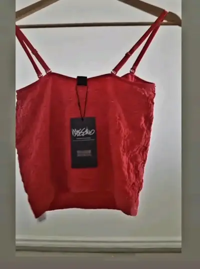 Top encaje rojo con tirantes - miniatura 4