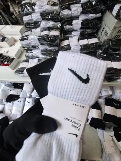 Calcetines deportivos Nike blancos - miniatura 1