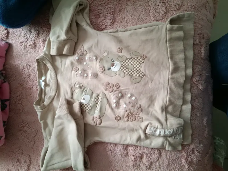 Poleron infanti limonadal beige con dibujo
