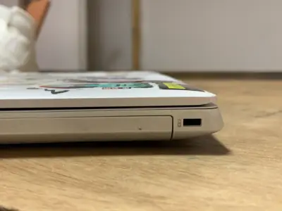 Laptop Lenovo - miniatura 6