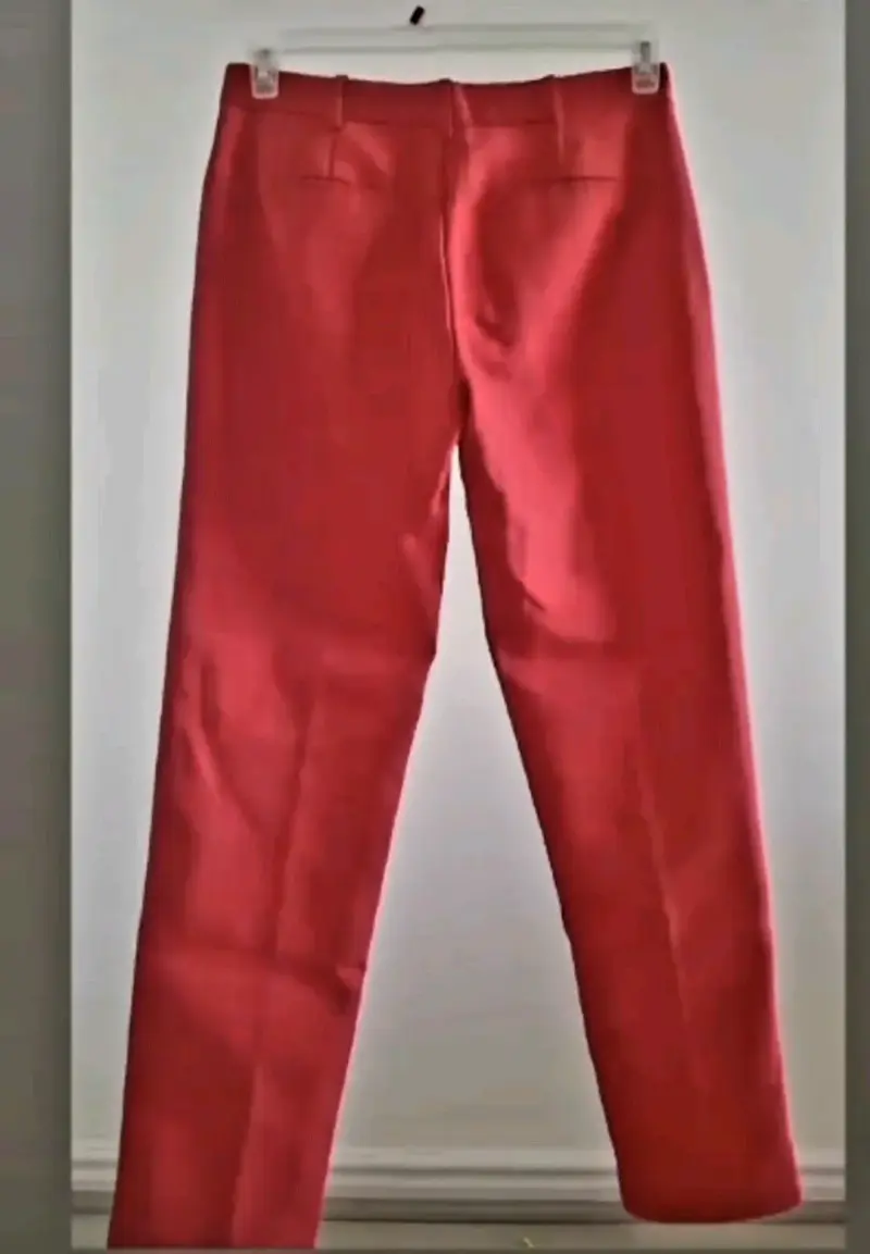 Pantalones rojos con cierre - 3