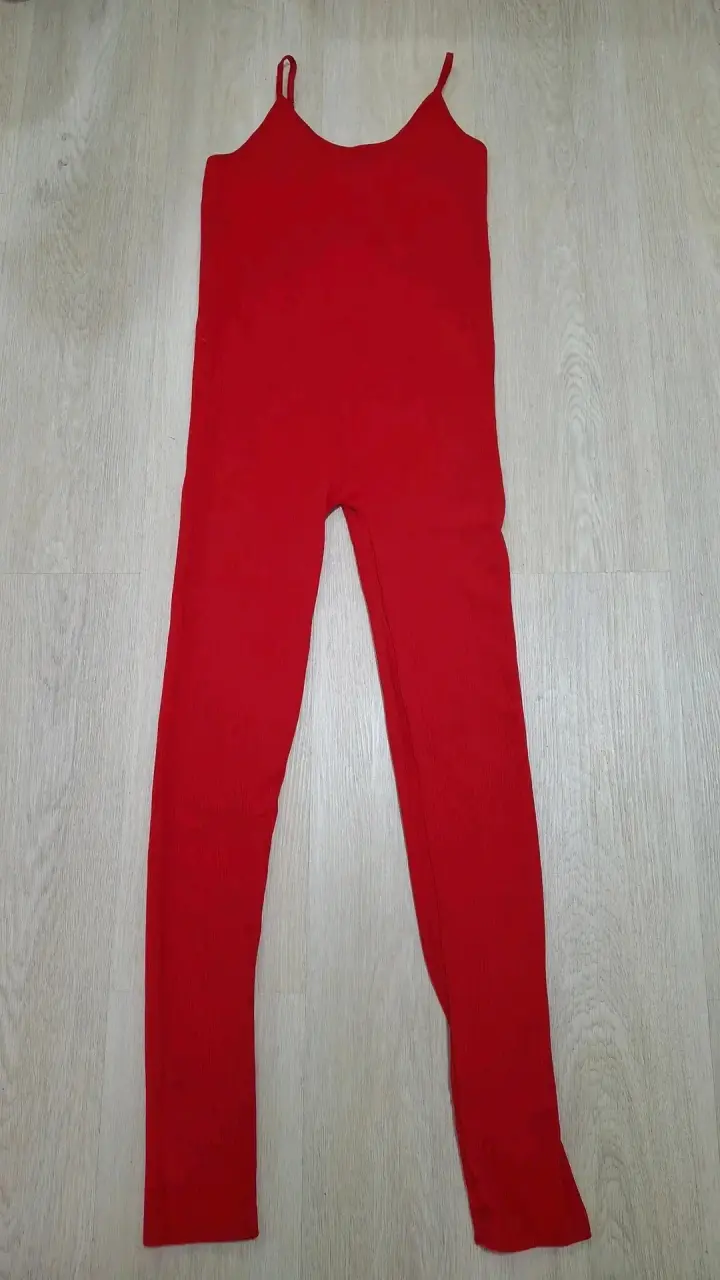 Enterito Jumpsuit rojo de tirantes