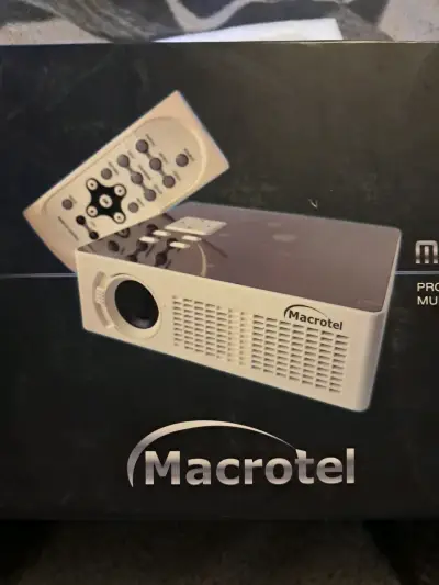 Mini proyector Macrotel con control - miniatura 4