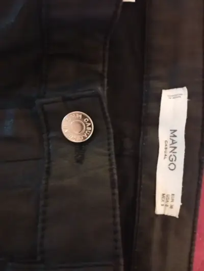 Pantalones de cuero con cremalleras - miniatura 3