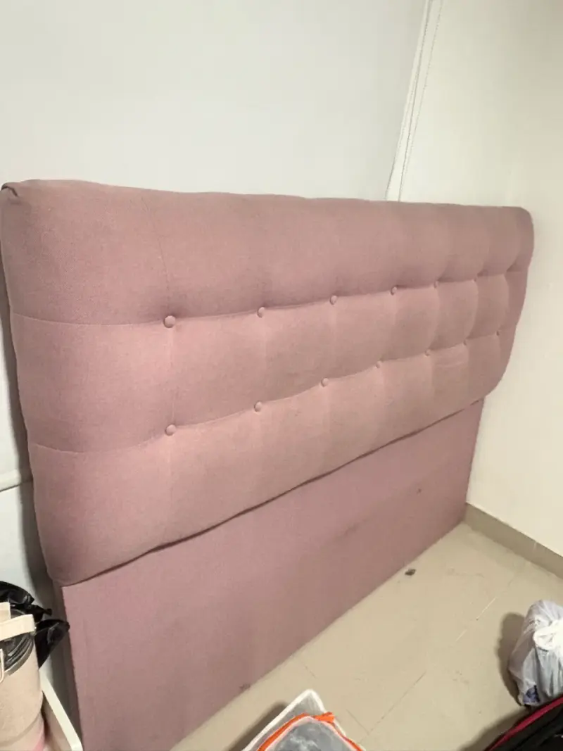Cabecera de cama acolchada rosa