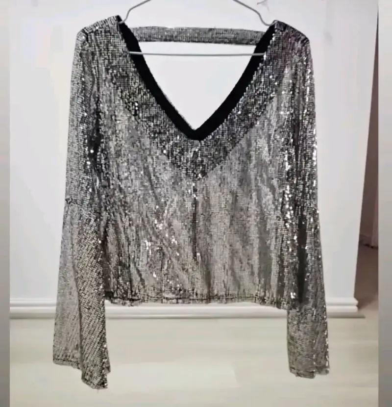 Blusa de lentejuelas plateada - 1