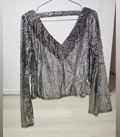 Blusa de lentejuelas plateada - miniatura 2