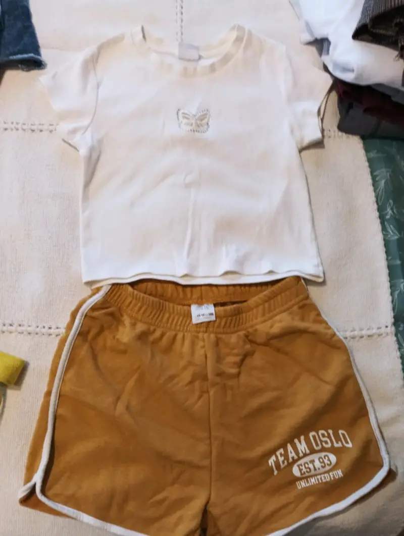 Conjunto camiseta y shorts mariposa - 1