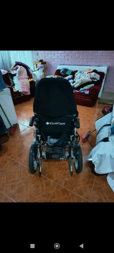 Silla de ruedas eléctrica FirstCare - miniatura 1
