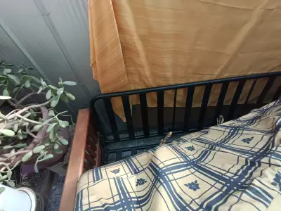 Sofá cama estampado azul y beige - miniatura 2