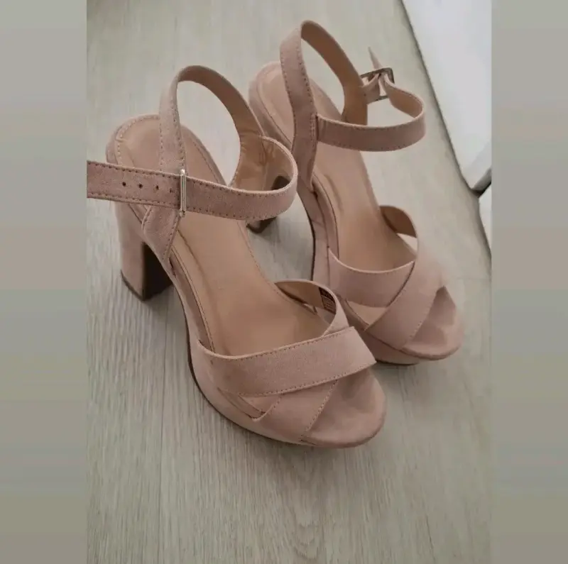 Sandalias taco alto nude