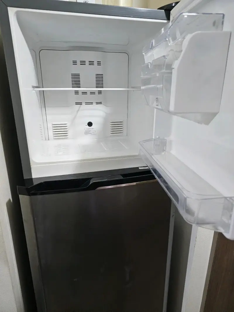 Refrigerador compacto usado - 1