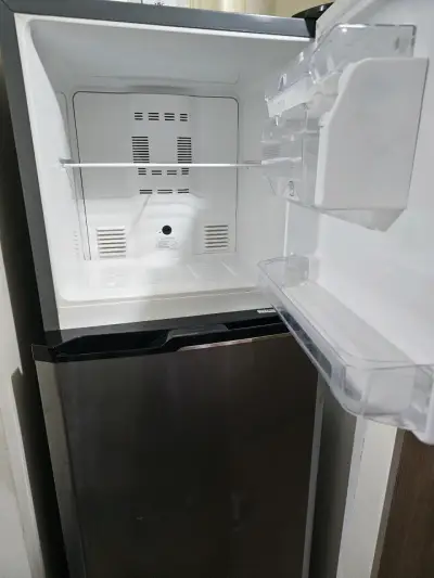 Refrigerador compacto usado - miniatura 1