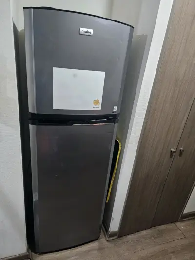 Refrigerador compacto usado - miniatura 3