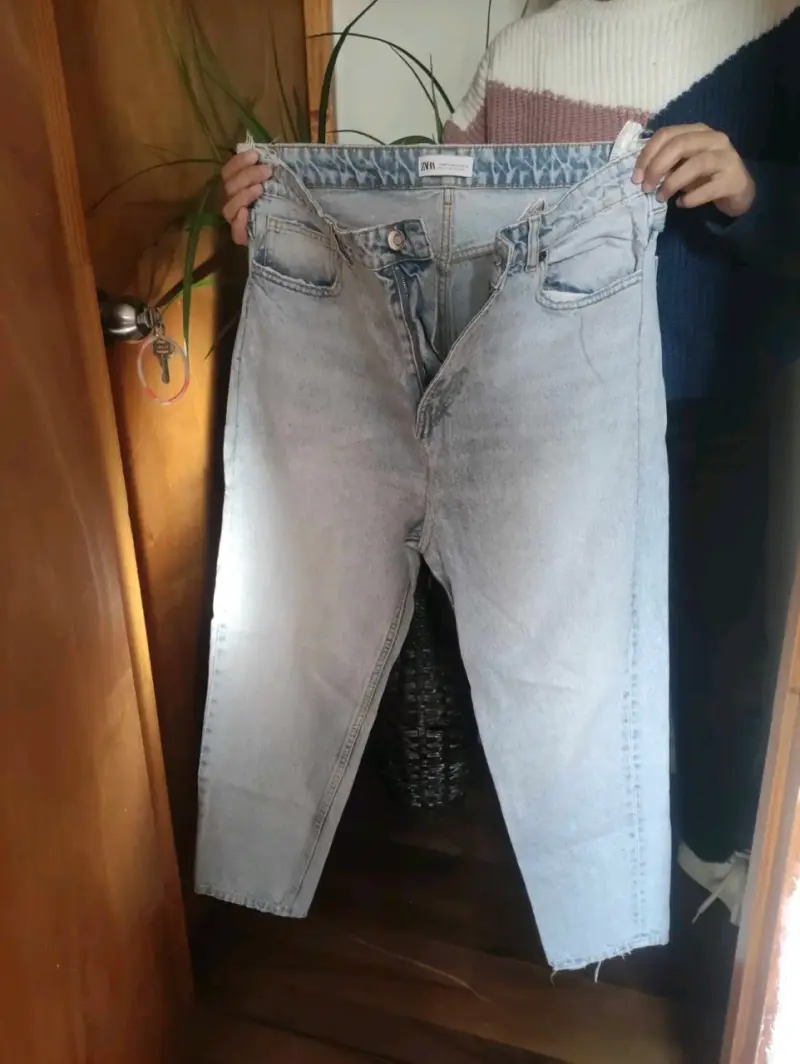 Fardo de prendas nuevas y usadas como nuevas - 2