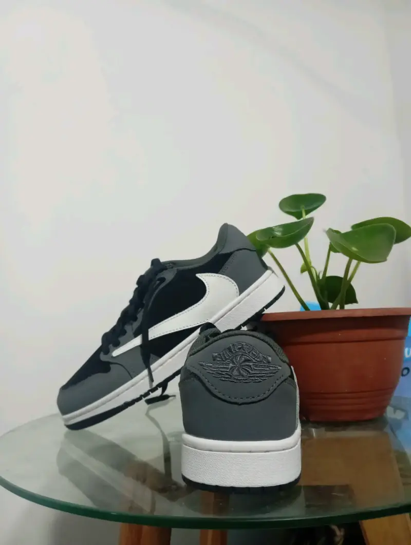 Zapatillas Nike colaboración con trabiscot - 1