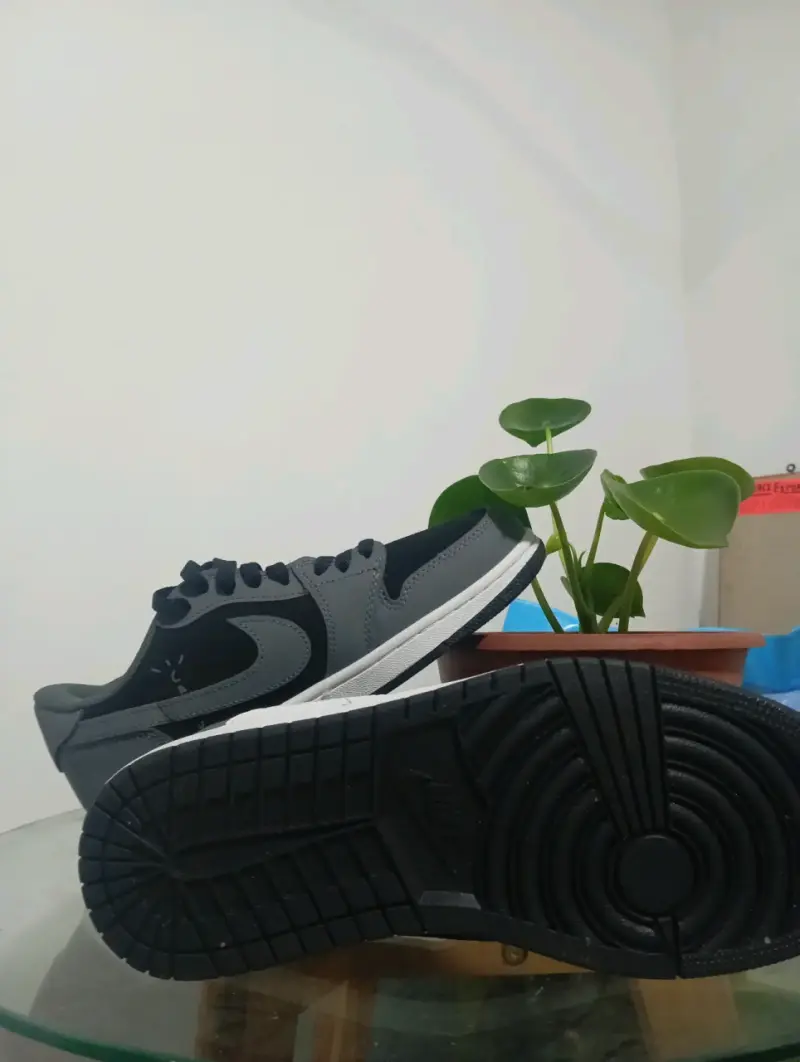 Zapatillas Nike colaboración con trabiscot - 4