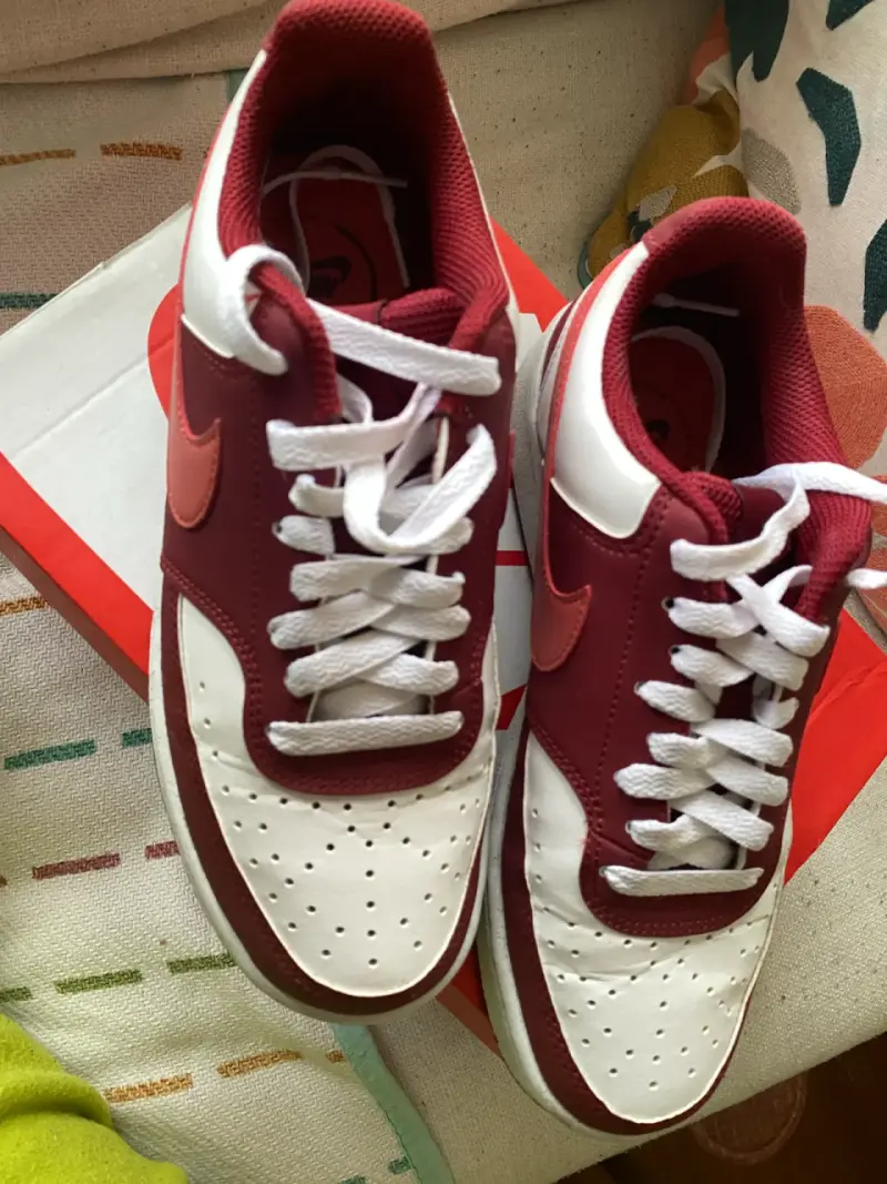 Zapatillas deportivas Nike rojo y blanco - 1