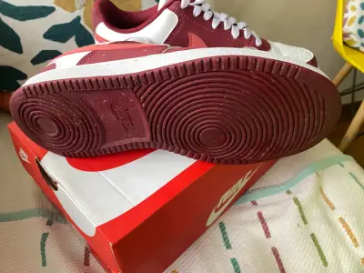 Zapatillas deportivas Nike rojo y blanco - miniatura 4
