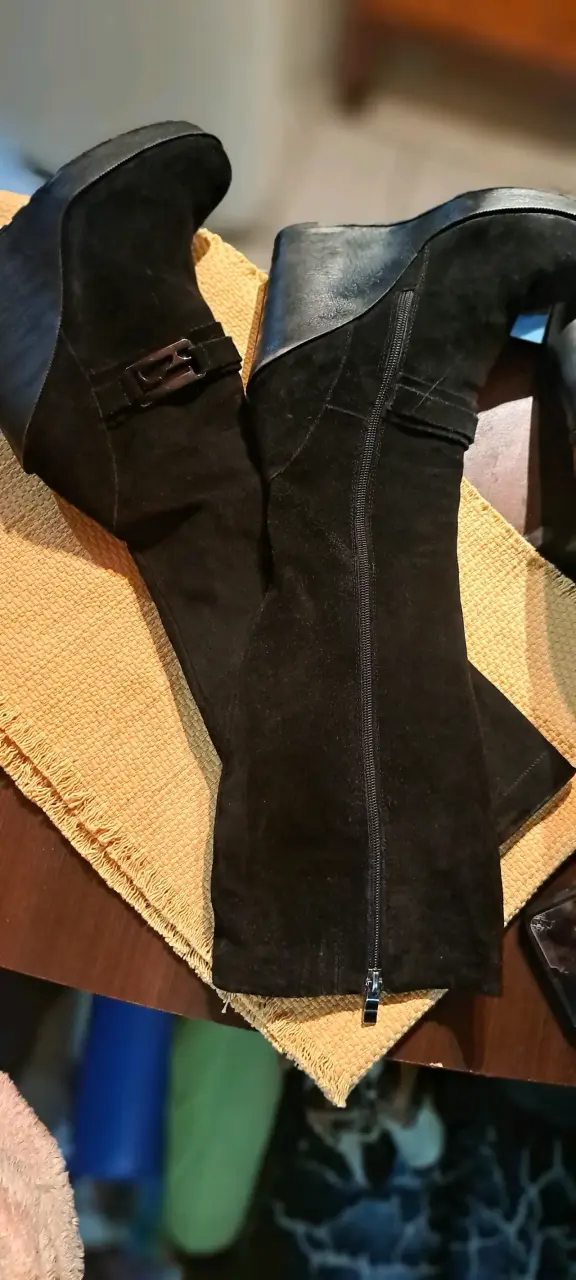 Botas negras de cuero y tela - 1
