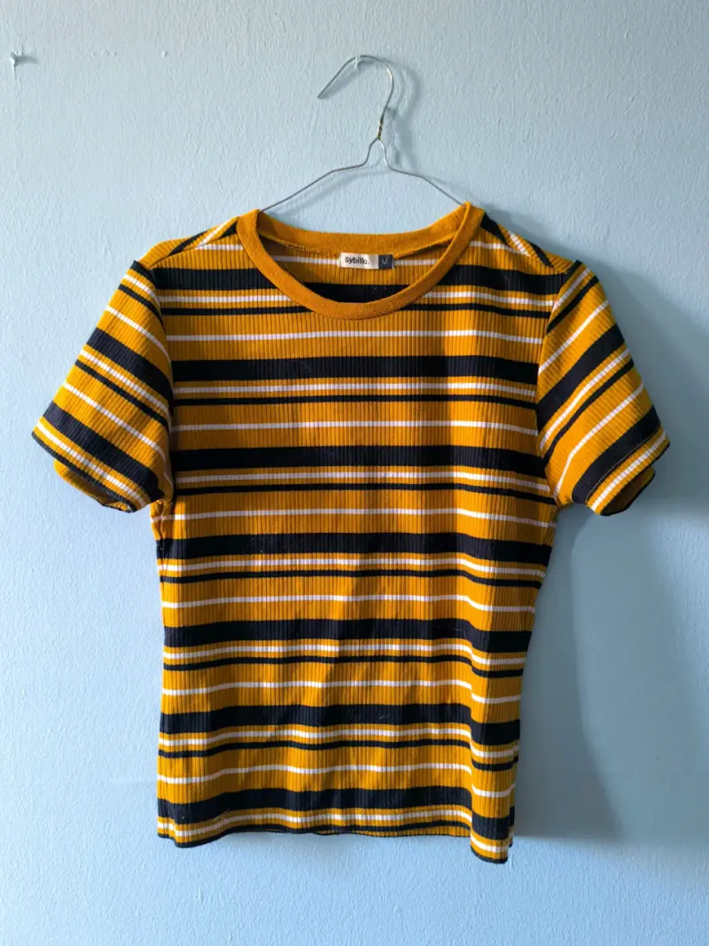 Polera rayada amarilla y negra
