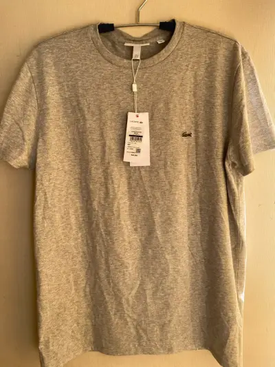 Polera gris Lacoste nueva - miniatura 1