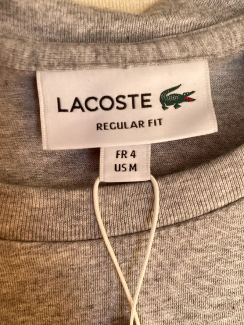 Polera gris Lacoste nueva - 3