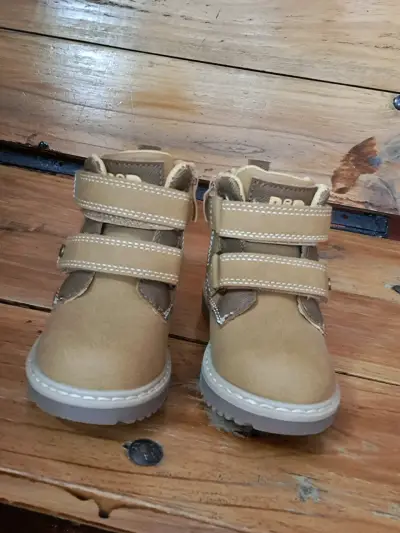 Botines color café para niño - miniatura 1