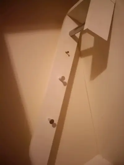 Perchero de pared blanco - miniatura 1