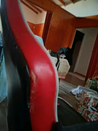 Silla gamer negra y roja - miniatura 3